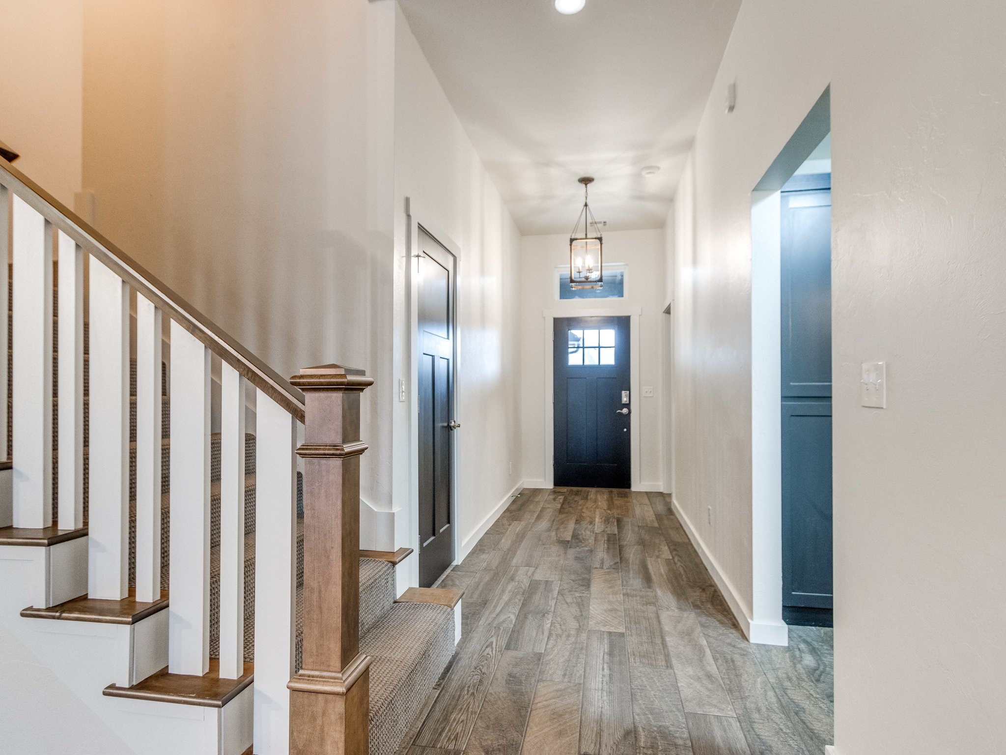 Foyer of 8909 NW 129th St